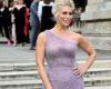 English actress Hannah Waddingham scolds photographer who asked her to show her leg