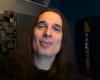 Kiko Loureiro separates himself from his connection with Megadeth and puts guitars, amplifiers, t-shirts and more objects from his time in the band on sale