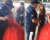 What a nice gesture! Quinceañera went to celebrate her birthday with her father while he worked