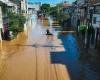 Record Brazil floods kill 95 and cause $1bn damage