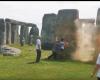 Video: environmentalists vandalized the ancient Stonehenge site with paint
