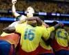 Colombia hit Paraguay by air and celebrated in its debut for the Copa América